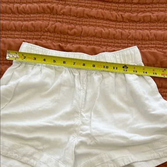 Abercrombie & Fitch High Waist White Shorts - Picture 4 of 5